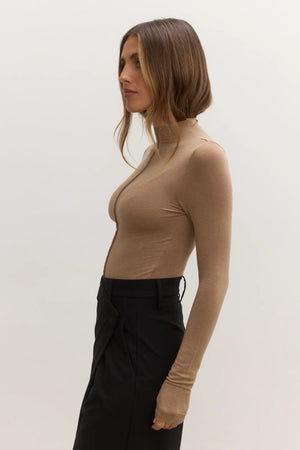 ANISA TURTLE NECK - WALNUT - BAYSE