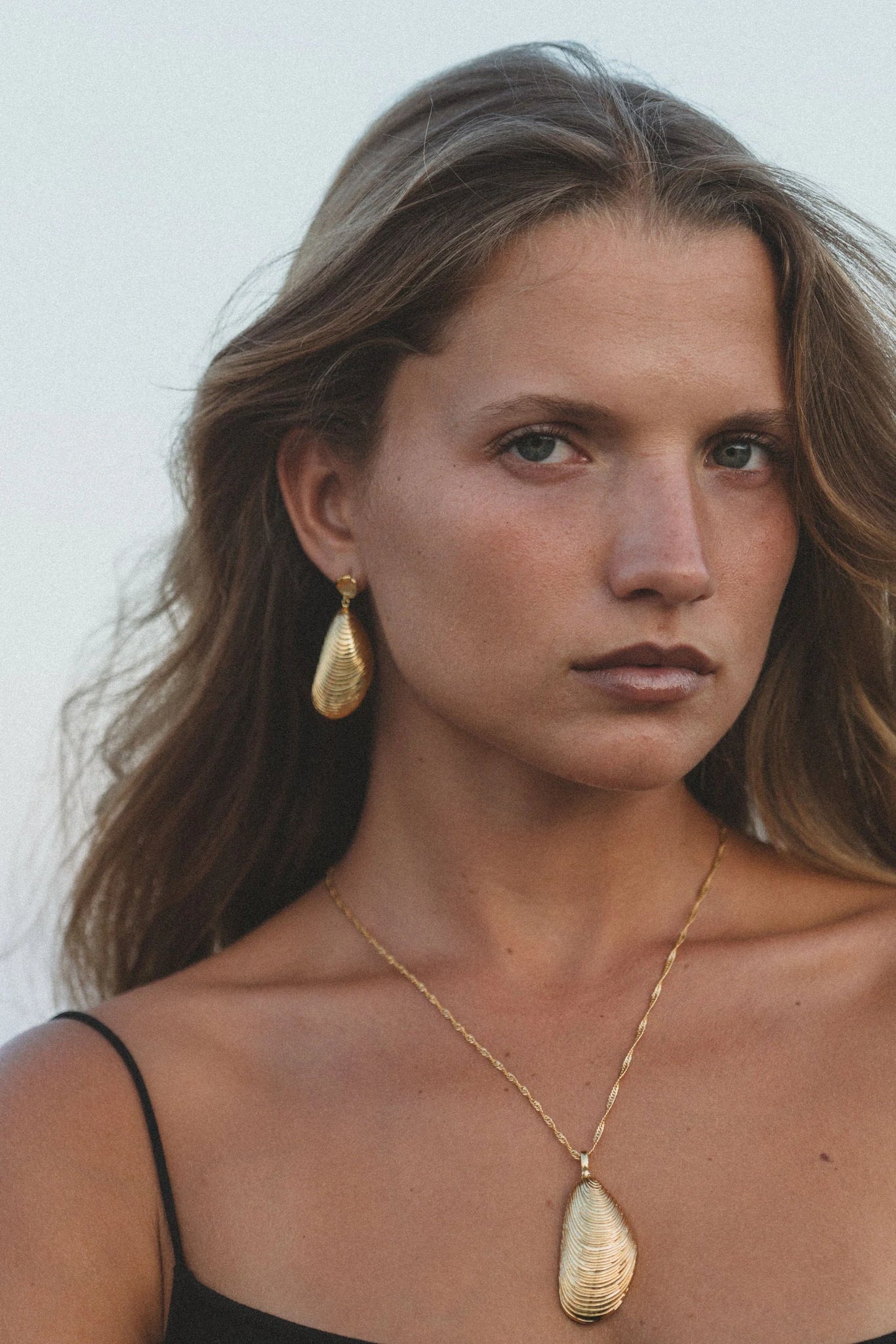 MOULES EARRING - GOLD - ANNI LU