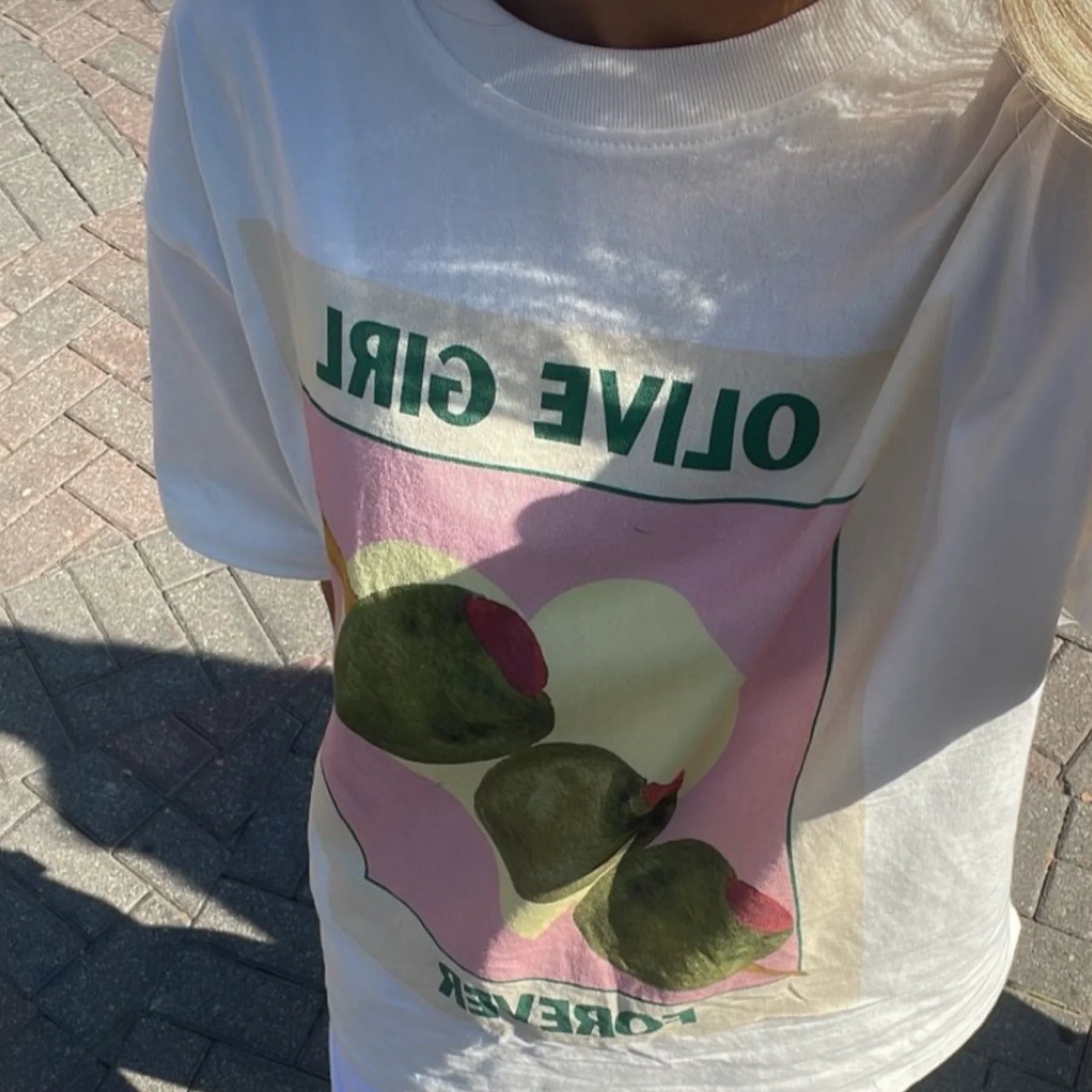 OLIVE GIRL OVERSIZE T-SHIRT - WHITE - MAKU