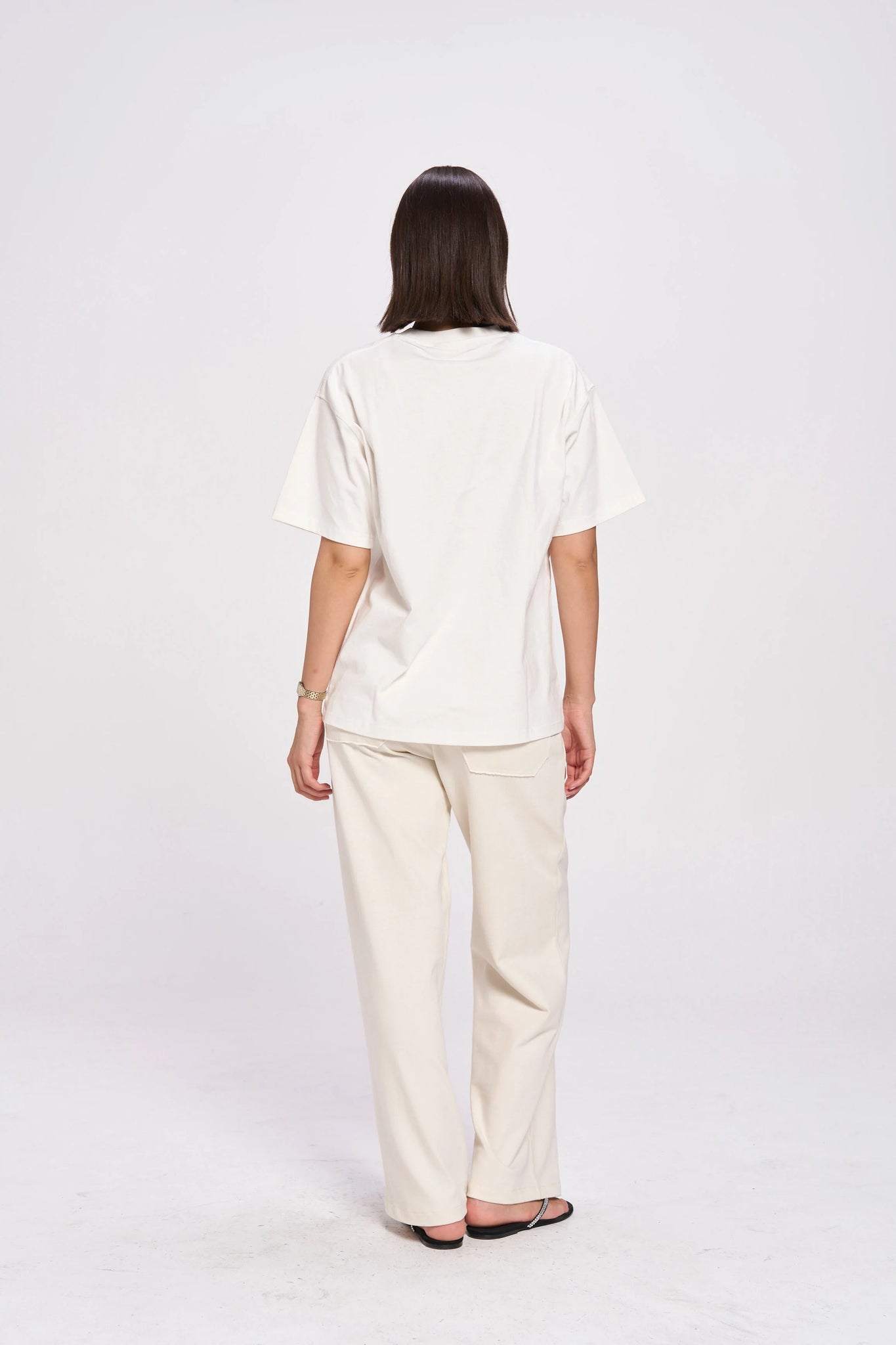 OLIVE GIRL OVERSIZE T-SHIRT - WHITE - MAKU
