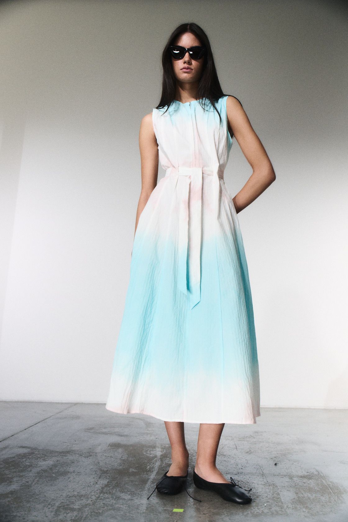 SLEEVELESS ZIPPER DRESS LONG - ICE BLUE / ICE PINK - LUUDA EMIA FASHION SLEEVELESS ZIPPER DRESS LONG - ICE BLUE / ICE PINK - LUUDA EMIA FASHION