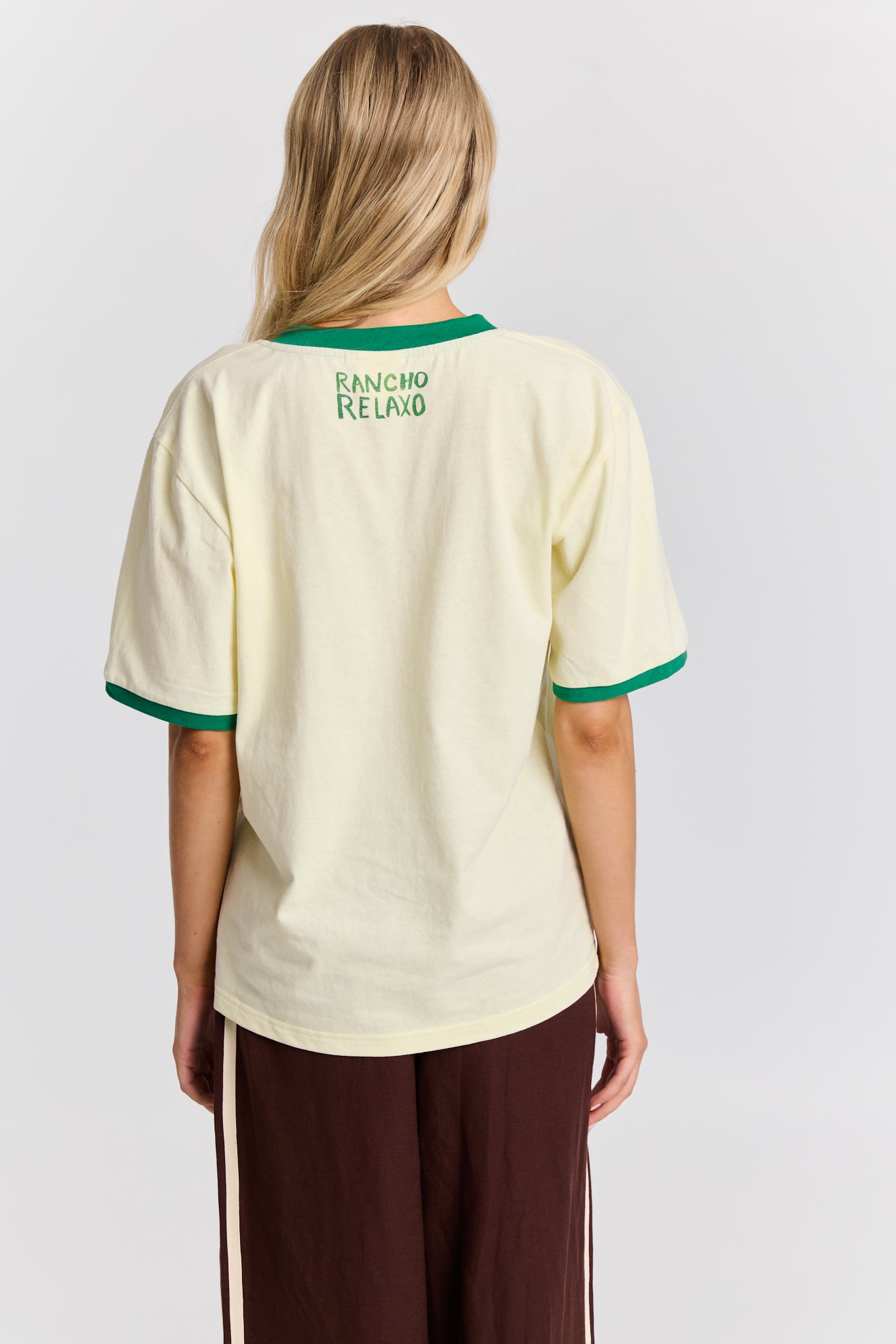 COCO BEACH HOTEL V-NECK TEE  - GREEN / YELLOW  - MAKU