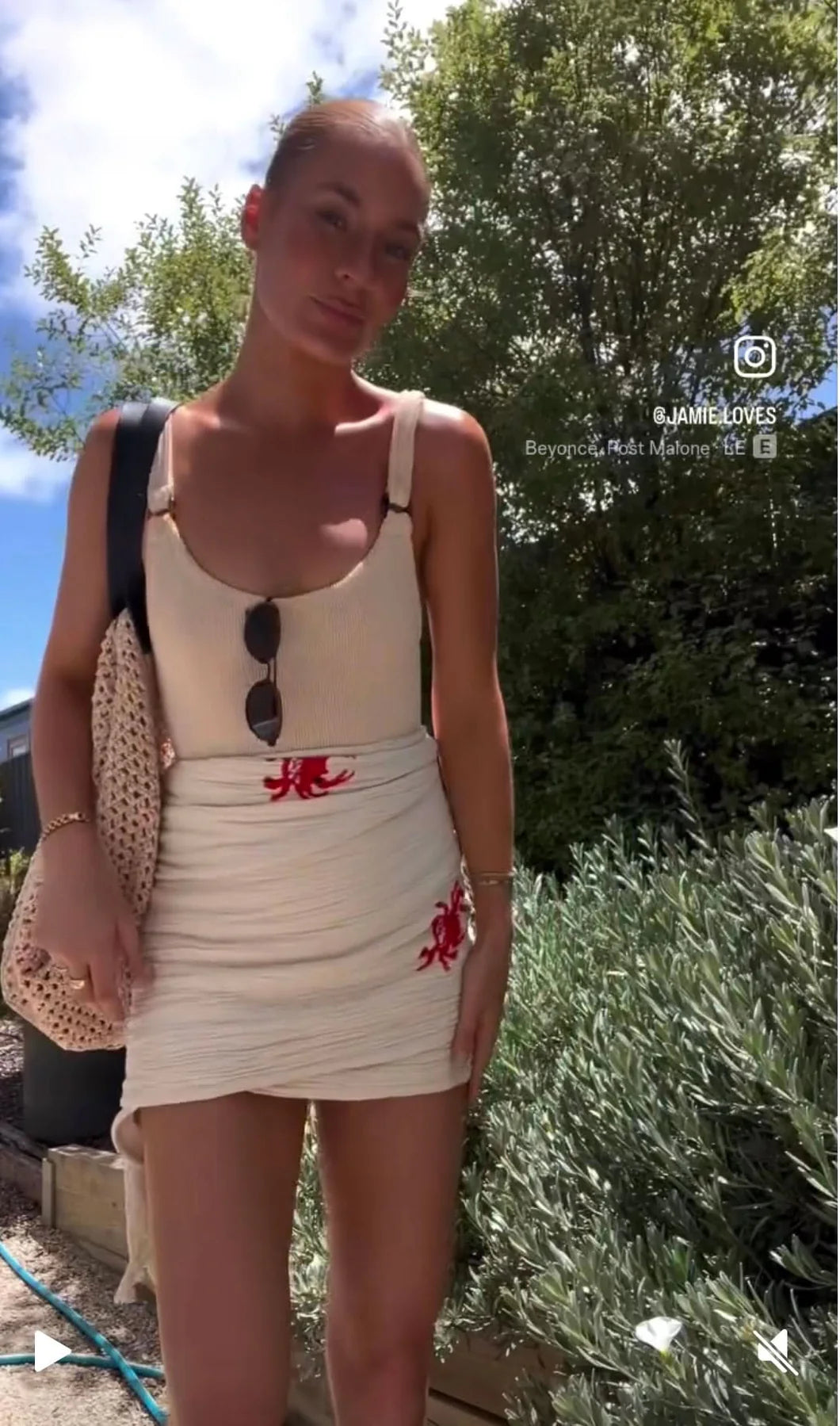 BEACH THROW -  NATURAL CRAB MOTIF - CIE CIE