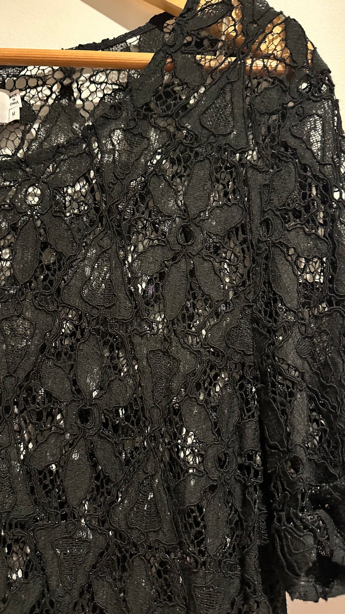 frame lace shift dress THE - BLACK Color:OMPHALODES/ LB BLUE FLORAL PRINT What to do With Crème – soft and X- Small