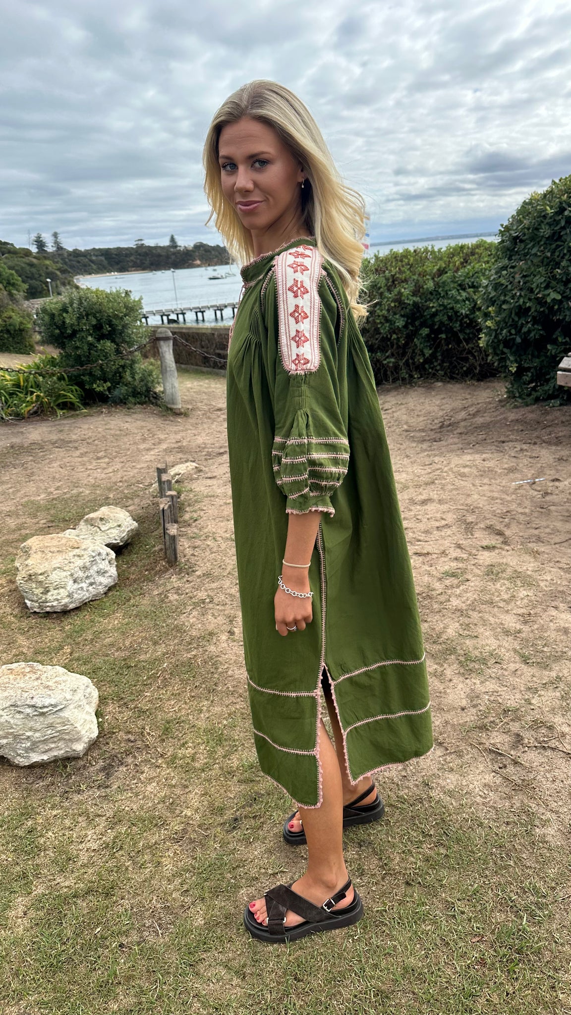 ESPANOLA DRESS LONG SLEEVE - OLIVE GREEN  / CAFE CROCHET - LAS NINAS