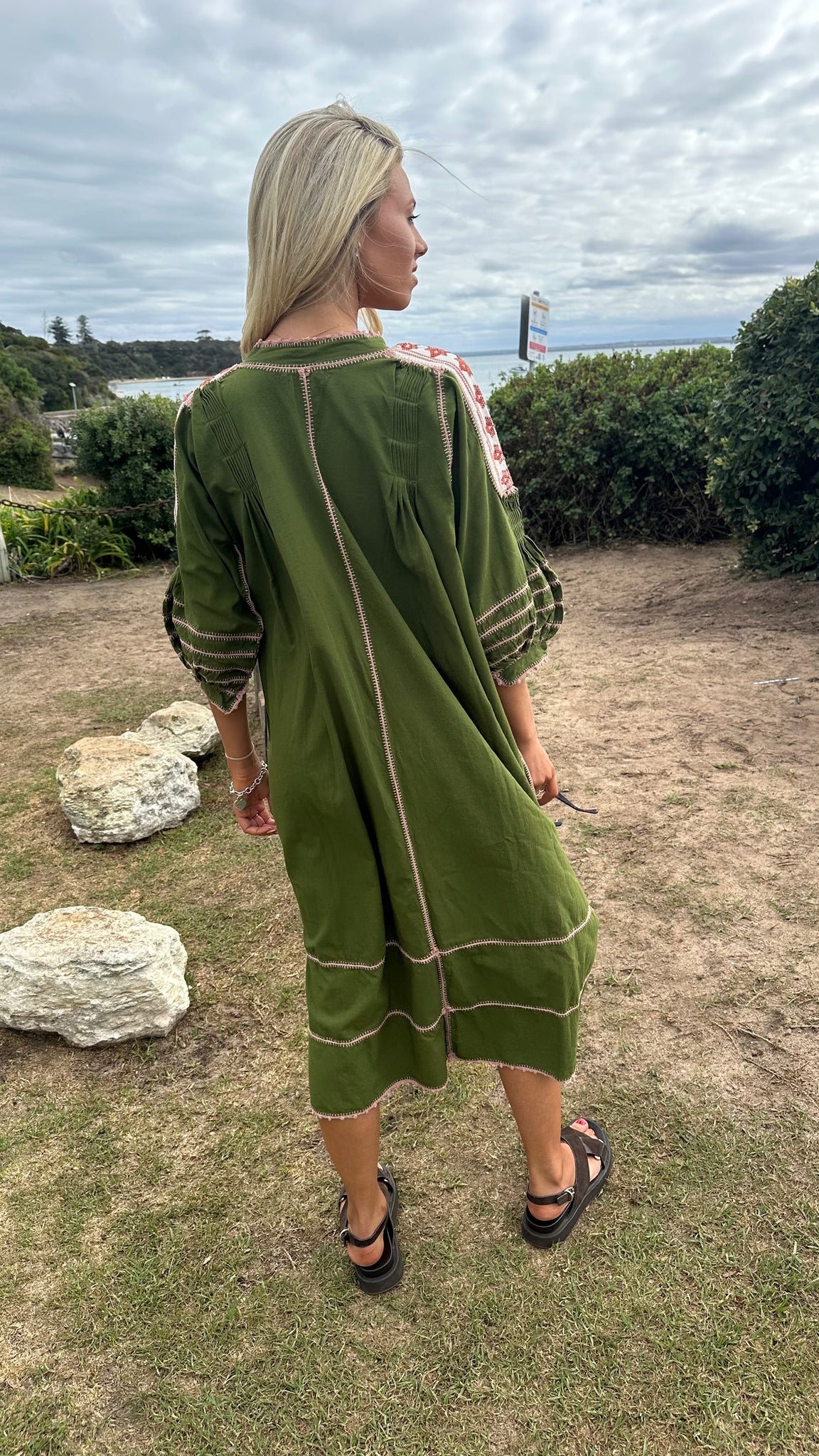 ESPANOLA DRESS LONG SLEEVE - OLIVE GREEN  / CAFE CROCHET - LAS NINAS