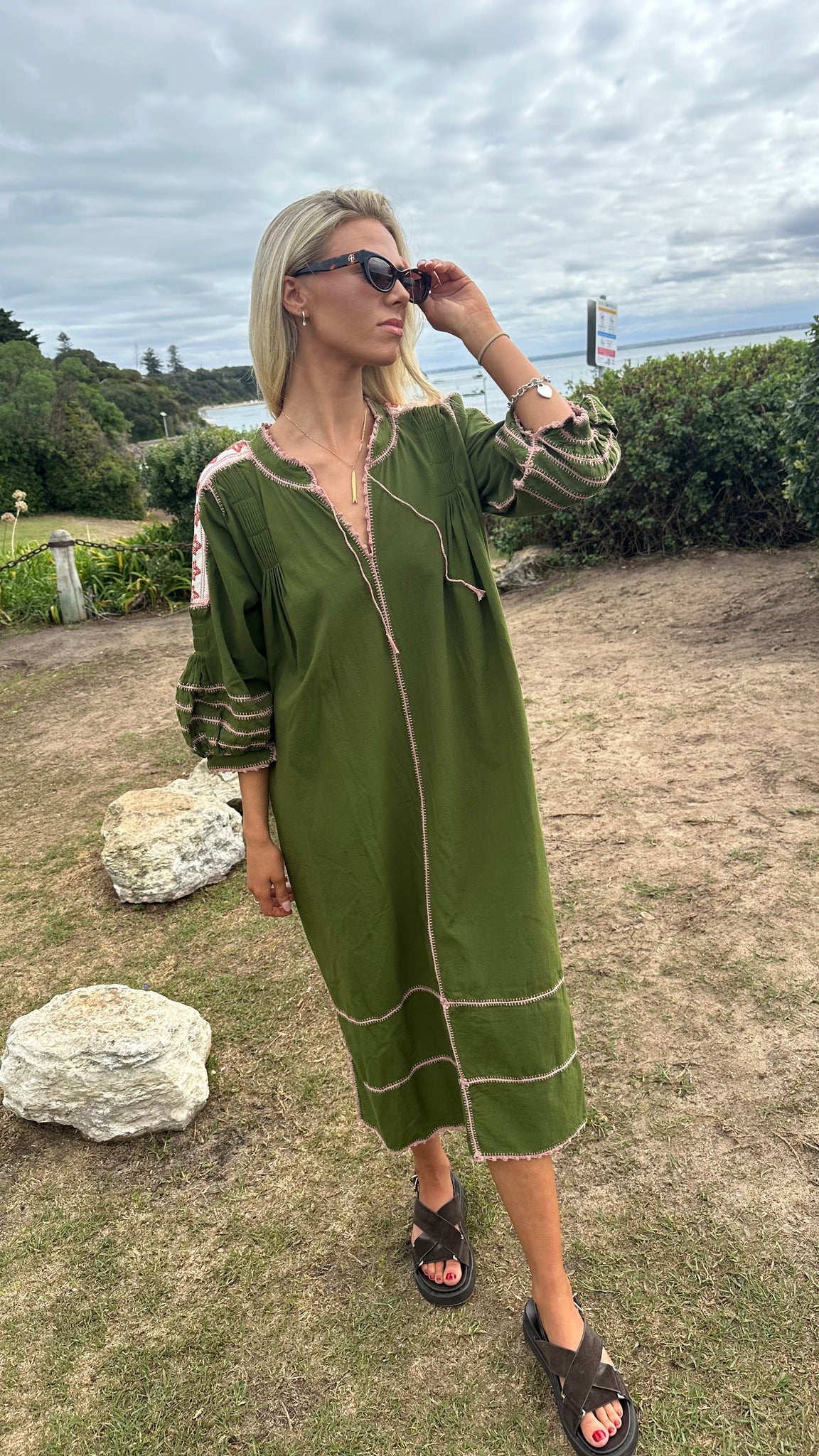 ESPANOLA DRESS LONG SLEEVE - OLIVE GREEN  / CAFE CROCHET - LAS NINAS