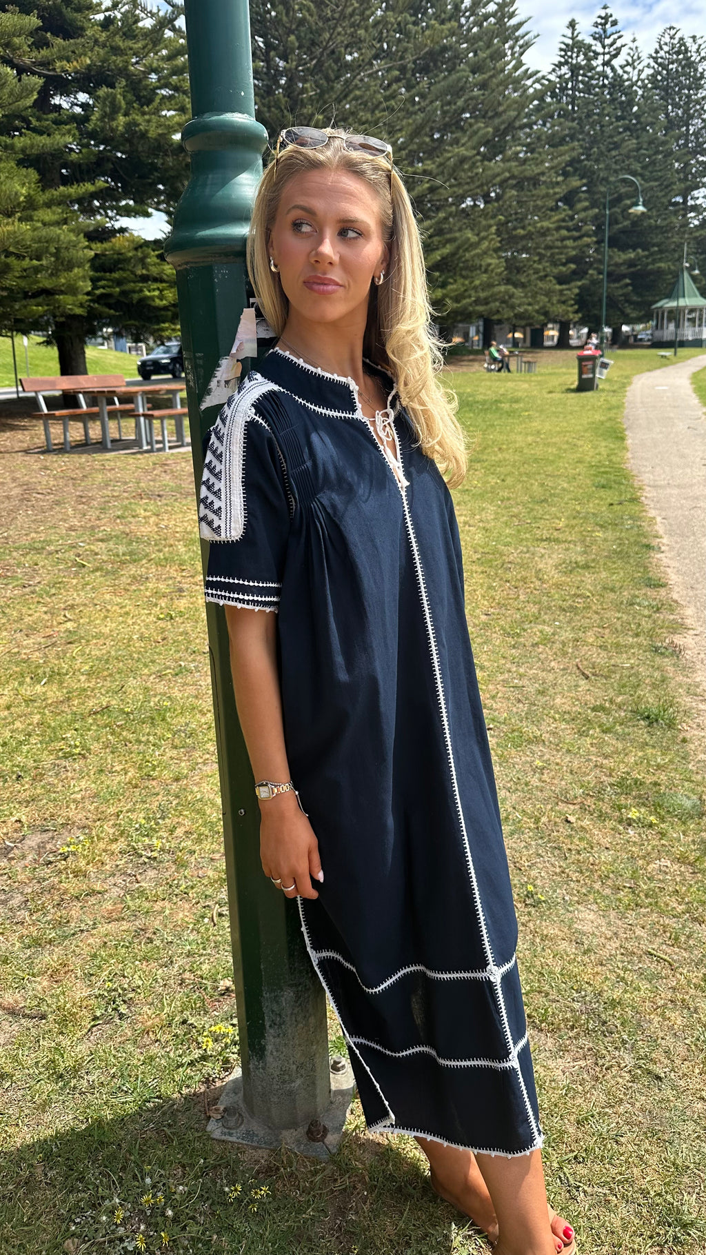 ESPANOLA DRESS SHORT SLEEVE - NAVY / WHITE CROCHET - LAS NINAS