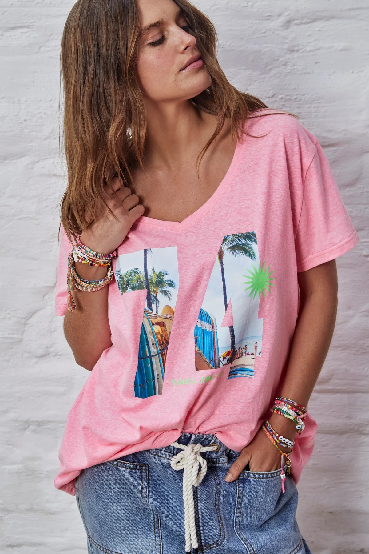 RETRO PALM V NECK TEE - HOT PINK - HAMMILL & CO